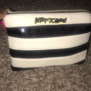 Wristlet